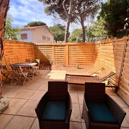 Sympathique Studio En Rez De Jardin Dans Residence Ιέρ Εξωτερικό φωτογραφία
