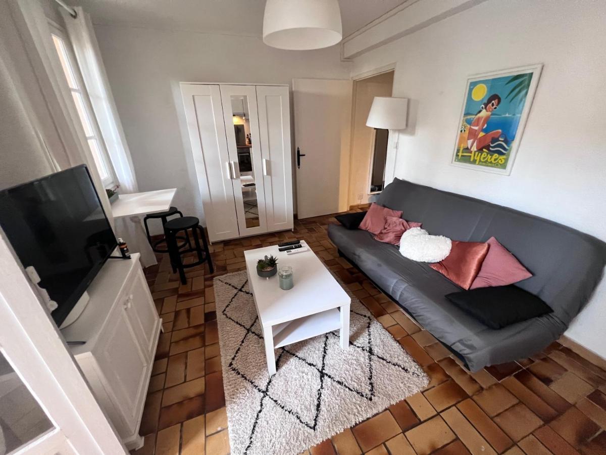 Sympathique Studio En Rez De Jardin Dans Residence Ιέρ Εξωτερικό φωτογραφία